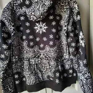 Forever 21 discount bandana print hoodie